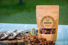 Load image into Gallery viewer, Treats for fussy CATS: Golden Fish Bites
