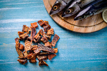 Load image into Gallery viewer, Treats for fussy CATS: Golden Fish Bites
